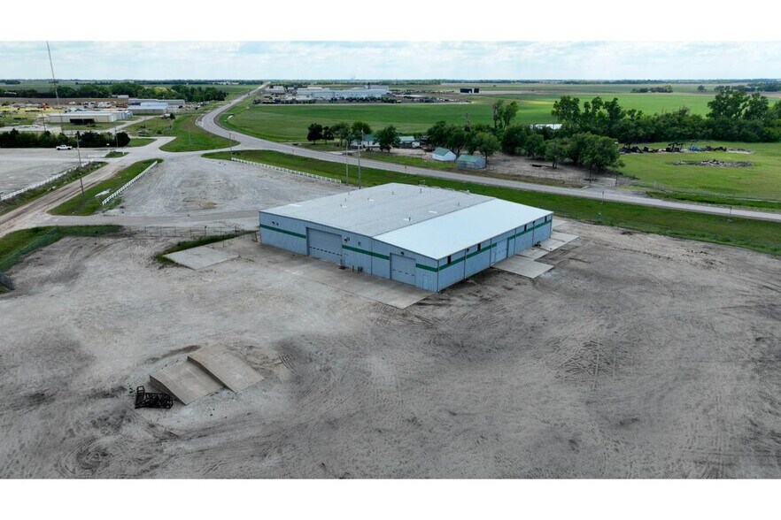 More Photos Of SE 241 SE 10 Ave, Great Bend Warehouse For Sale