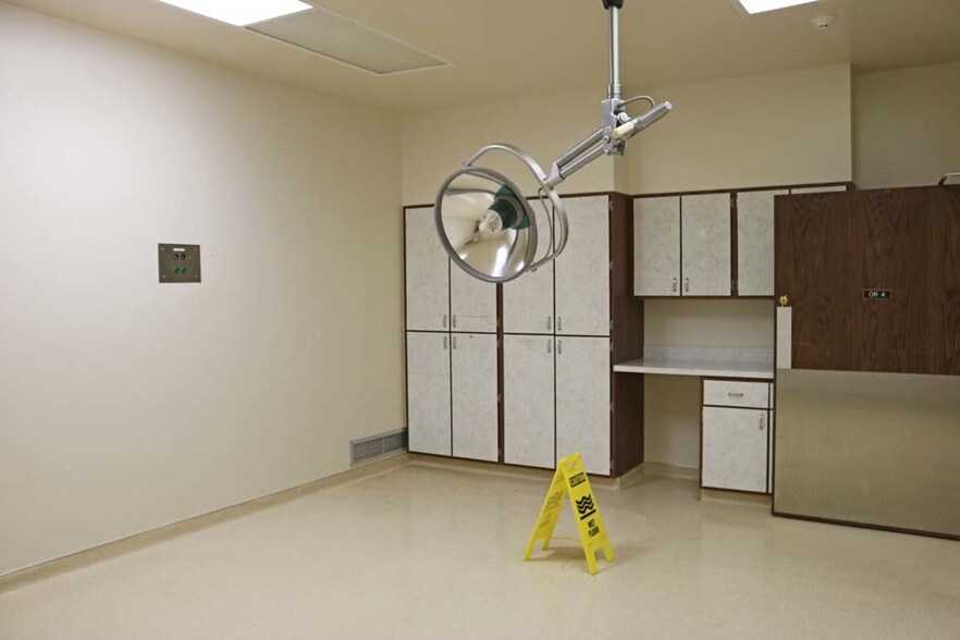 More Photos Of 28 N 64th St, Belleville Medical For Lease