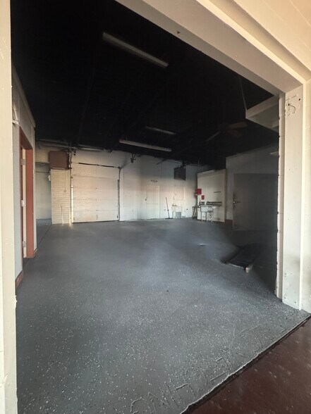 More Photos Of 13425 Snow Rd, Brook Park Freestanding For Lease