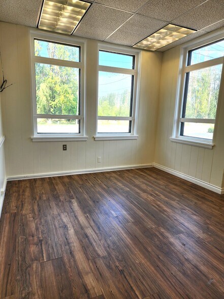 More Photos Of 3331 Washington Way, Longview Office For Lease