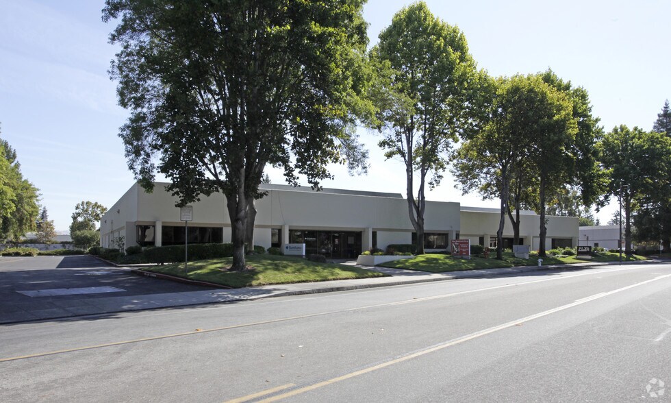 More Photos Of 440-456 Oakmead Pky, Sunnyvale Research And Development For Lease