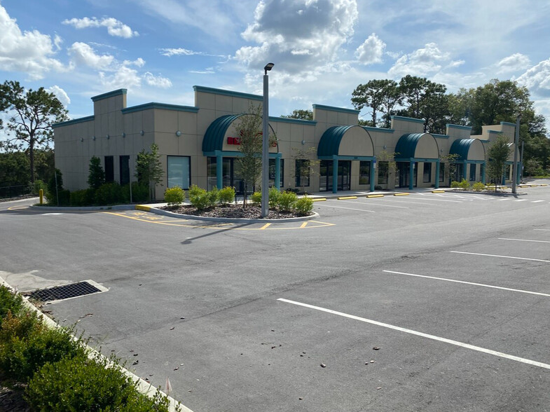 Primary Photo Of 408-410 Hwy 466, The Villages Storefront Retail Office For Lease