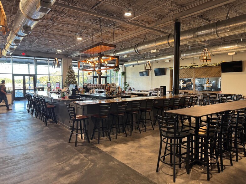 More Photos Of 235 NE Watula Ave, Ocala Restaurant For Sale