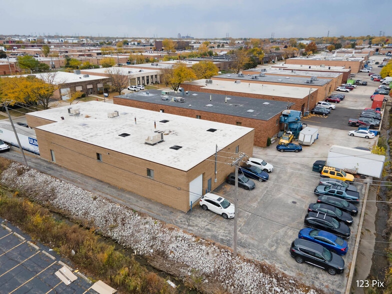 More Photos Of 1480 Howard St, Elk Grove Village Warehouse For Lease