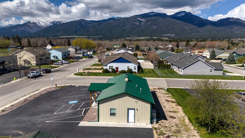 More Photos Of 115 Valley View St, Stevensville Restaurant For Sale