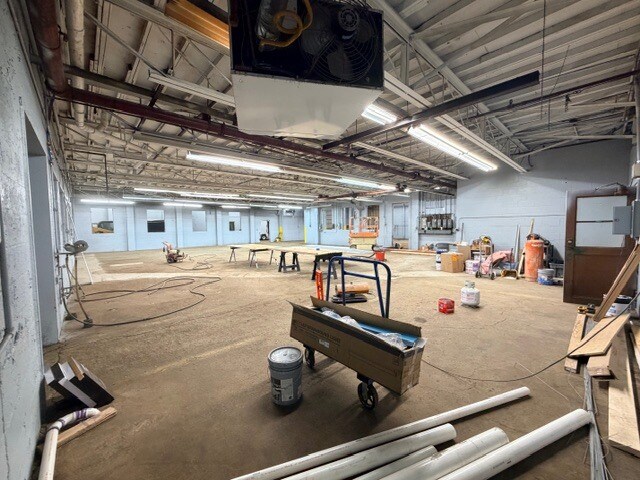 More Photos Of 595 Meadow Ave, Washington Warehouse For Lease