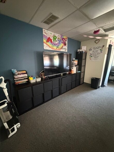 More Photos Of 171 Market Sq, Newington Office For Lease