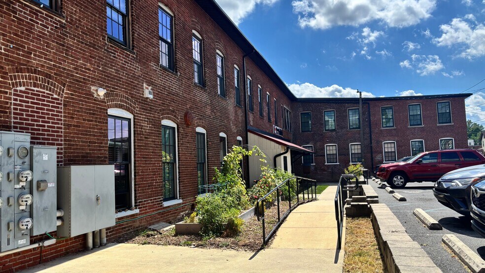 More Photos Of 417-431 N 14th St, Allentown Office For Sale
