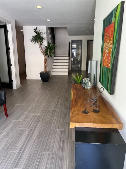 More Photos Of 26207 Oak Ridge Dr, Spring Medical For Lease