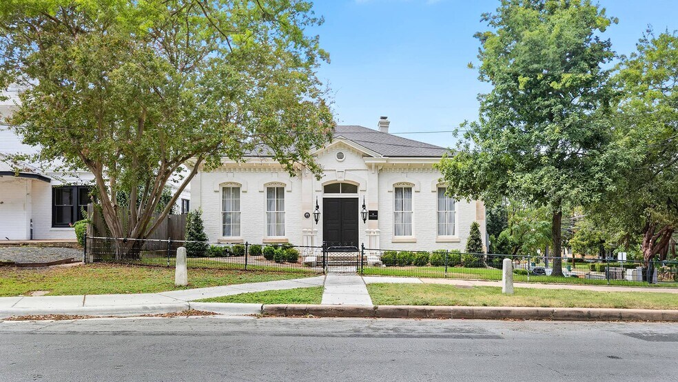 Primary Photo Of 1008 West Ave, Austin Unknown For Lease