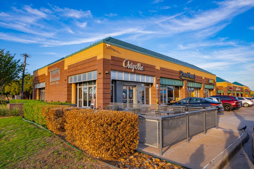 More Photos Of 2101-2151 N Collins St, Arlington Unknown For Lease