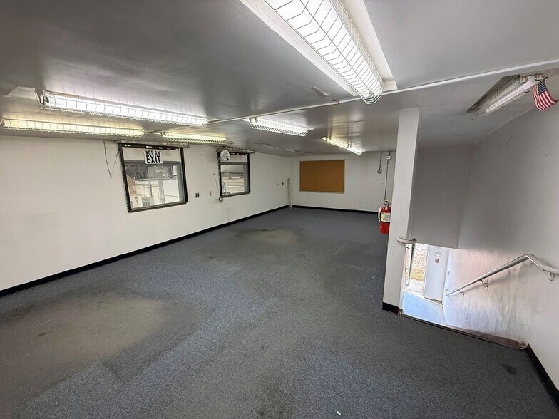 More Photos Of 8433 Erle Rd, Mechanicsville Warehouse For Sale