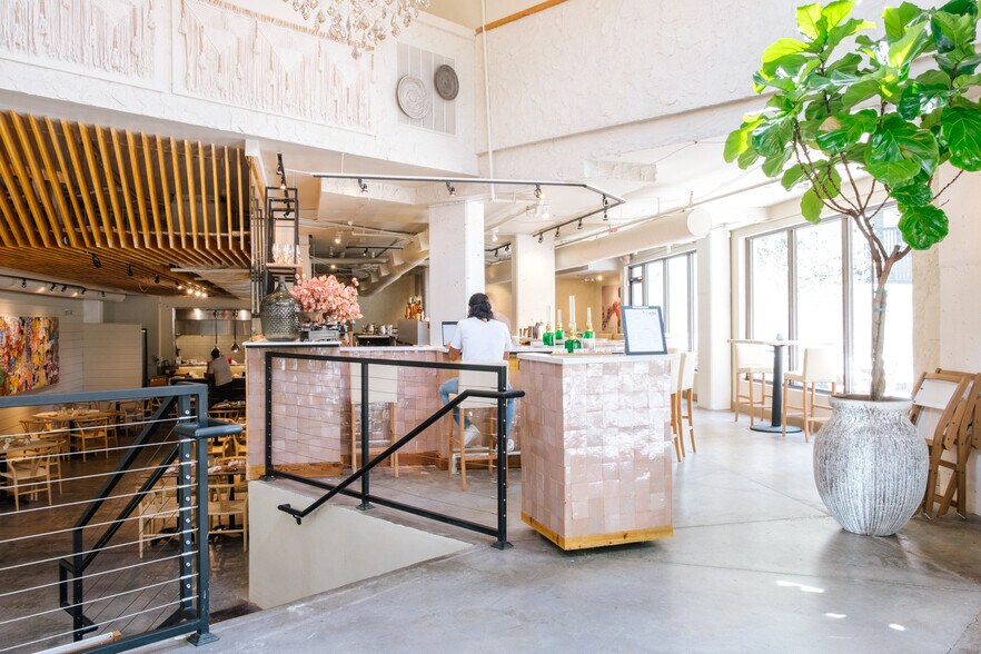 More Photos Of 5 Shipyards Pl, Jacksonville Restaurant For Lease