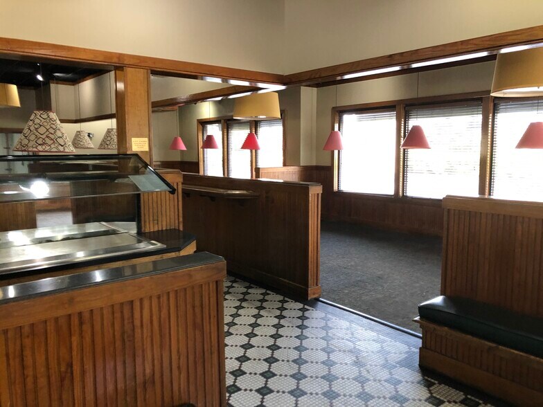 More Photos Of 1500 N Courtyard Cir, Port Saint Lucie Restaurant For Lease