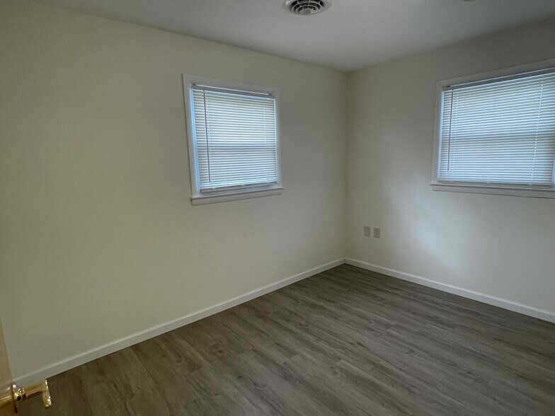 More Photos Of 14 S Mill St, Clear Spring Medical For Sale