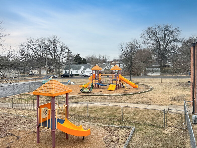 More Photos Of 2200 Lackland Rd, Overland Religious Facility For Sale