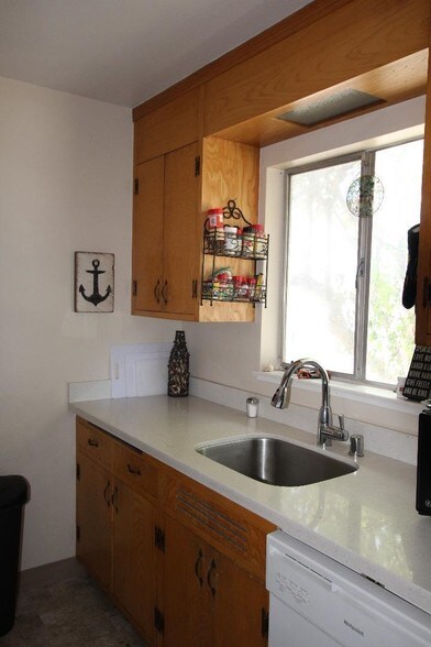 More Photos Of 2 Arundel Rd, Burlingame Apartments For Sale