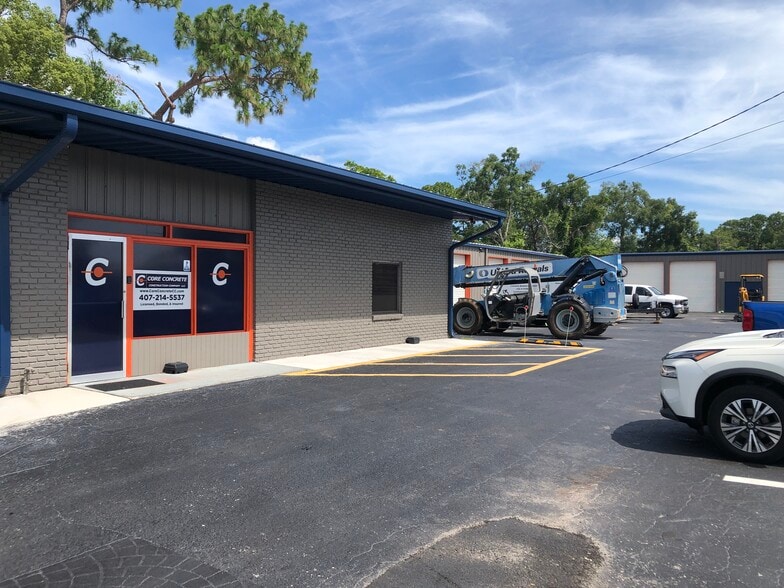 More Photos Of 417 Magnolia St, Altamonte Springs Light Distribution For Lease