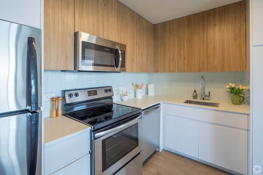More Photos Of 2623-2627 N Clark St, Chicago Apartments For Sale