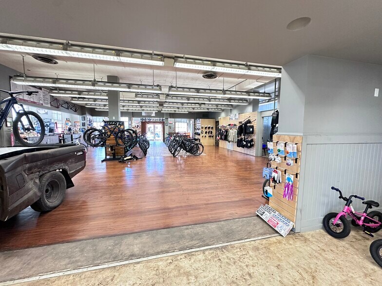 More Photos Of 101 Broadway St S, Siloam Springs Office For Sale