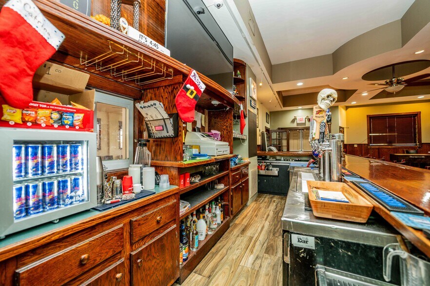 More Photos Of 266 Dartmouth St, New Bedford Restaurant For Sale