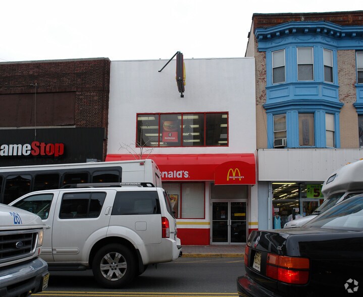 More Photos Of 6003 Bergenline Ave, West New York General Retail For Sale