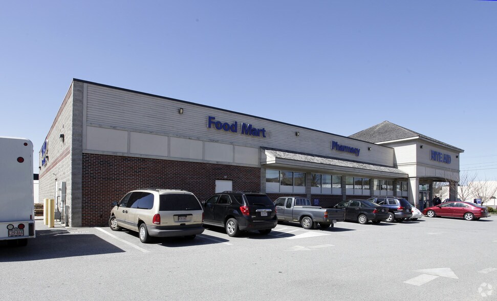 More Photos Of 711 Main St, Dennis Port Drugstore For Lease