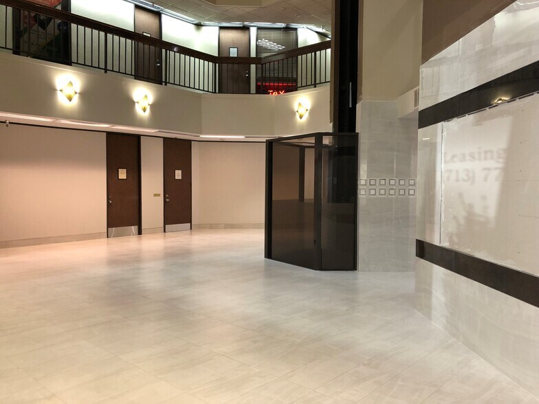 More Photos Of 9888 Bissonnet St, Houston Medical For Lease