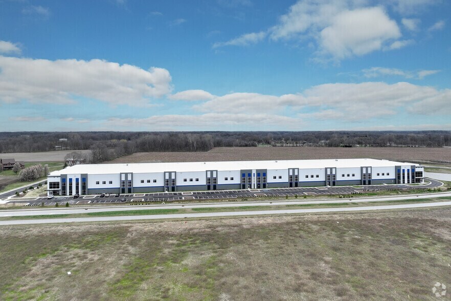 More Photos Of 20220 Fenside Crossing, Westfield Distribution For Lease
