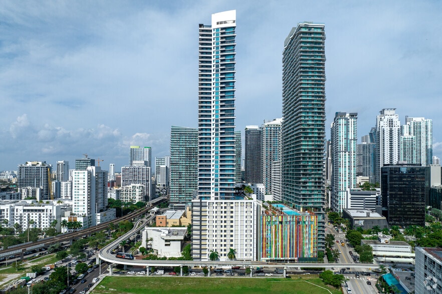 More Photos Of 40 SW 13th St, Miami Office Residential For Lease