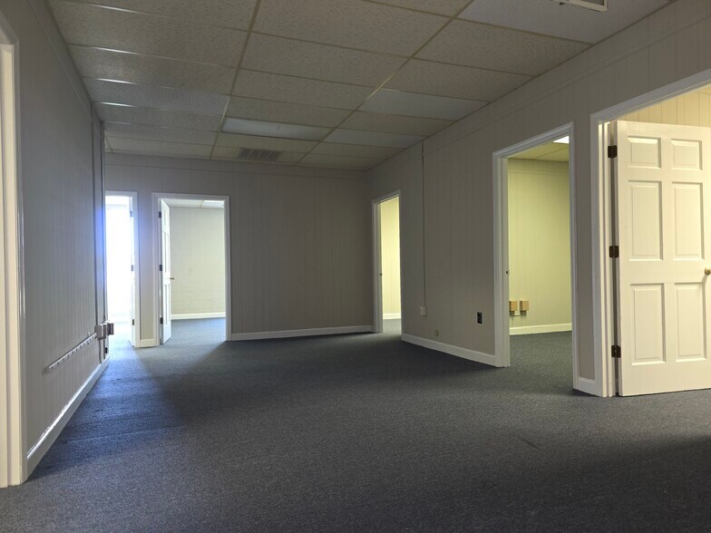 More Photos Of 404 St Andrews Dr, Greenville Office For Lease