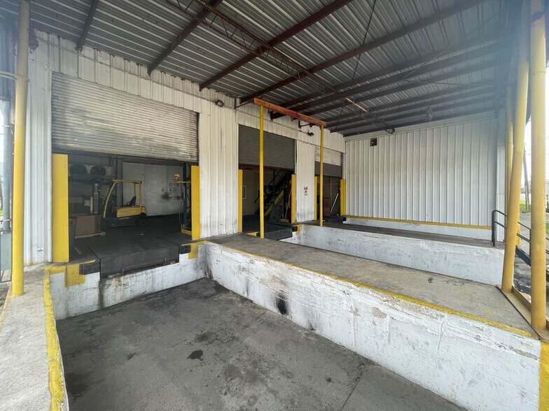 More Photos Of 1702-1704 Orleans St, Dallas Flex For Lease