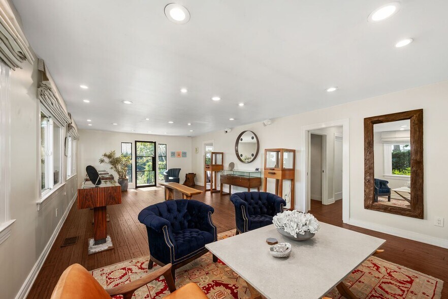More Photos Of 1111 N Crescent Heights Blvd, West Hollywood General Retail For Sale