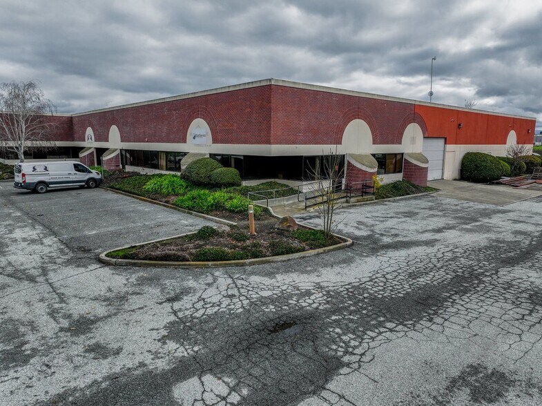More Photos Of 255 Apollo Way, Hollister Warehouse For Lease