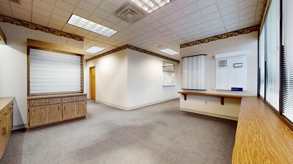More Photos Of 2228-2230 Sunset Blvd, Steubenville Office For Lease