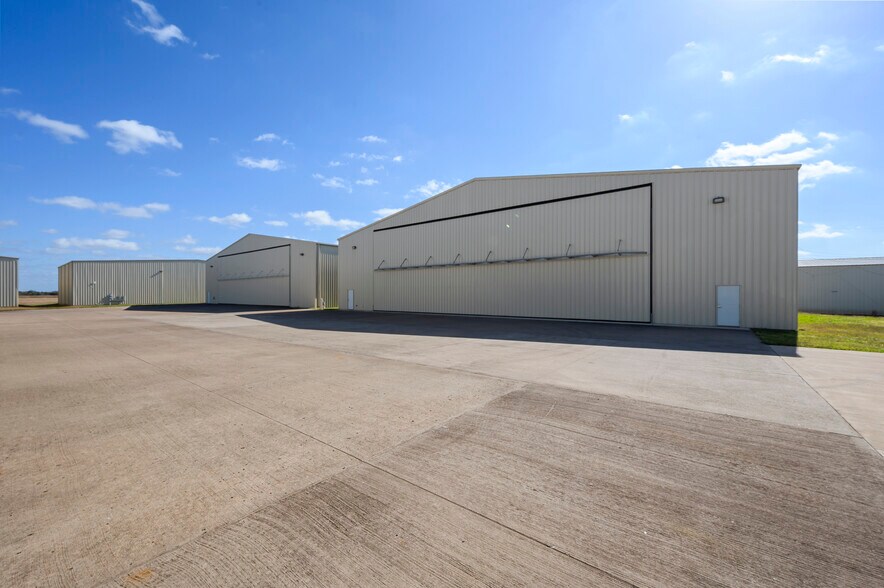 More Photos Of 1434 Airport Blvd, Mesquite Specialty For Sale