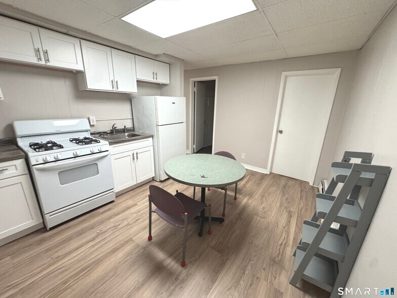 More Photos Of 643-645 Burnside Ave, East Hartford Apartments For Sale