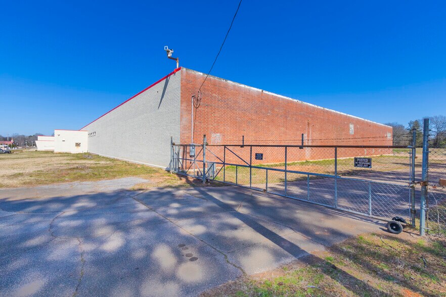 More Photos Of 2115 S McDuffie St, Anderson Manufacturing For Sale