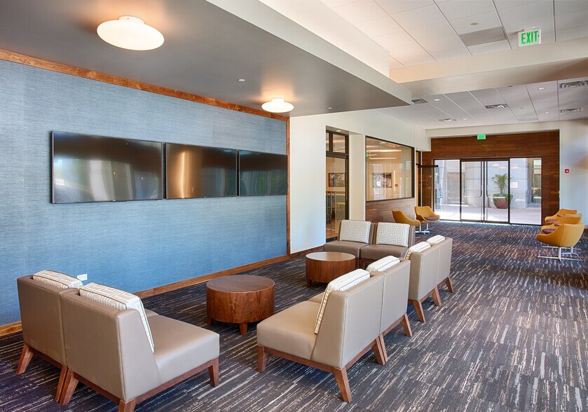 More Photos Of 6400 S Fiddlers Green Cir, Greenwood Village Office For Lease