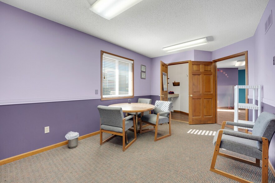 More Photos Of 804 Winchester Dr, Sedalia Medical For Sale