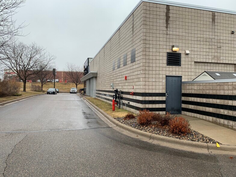 More Photos Of 15129 Foliage Ave, Apple Valley Auto Repair For Sale