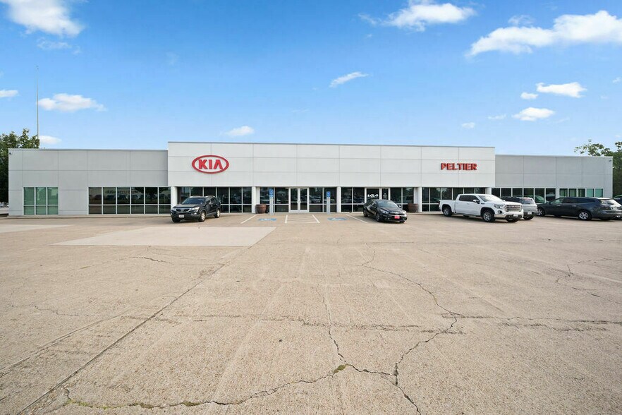 More Photos Of 4818 Troup Hwy, Tyler Auto Dealership For Sale