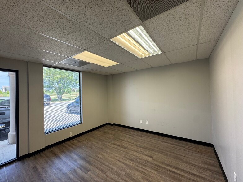 More Photos Of 22105-22123 W 83rd St, Shawnee Unknown For Lease