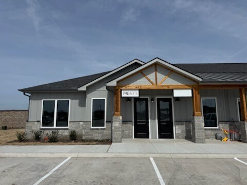 More Photos Of 2200 Traders Rd, Greenville Unknown For Lease