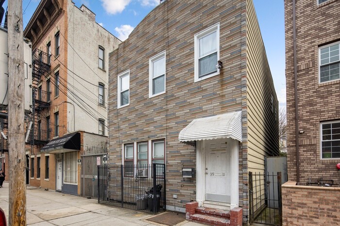 More Photos Of 3911 27th St, Long Island City Apartments For Sale