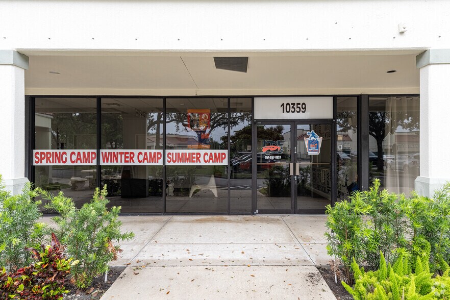 More Photos Of 10299-10391 Royal Palm Blvd, Coral Springs Unknown For Lease