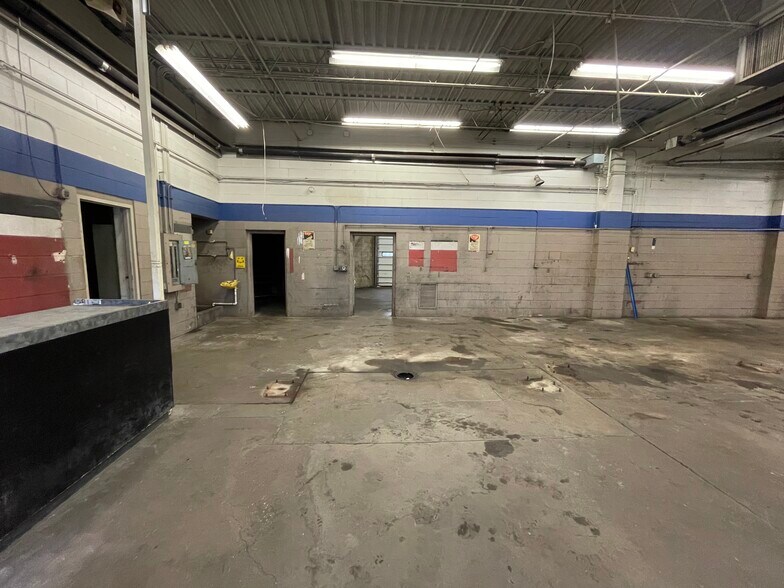 More Photos Of 5500 W Broadway Ave, Minneapolis Storefront Retail Office For Sale