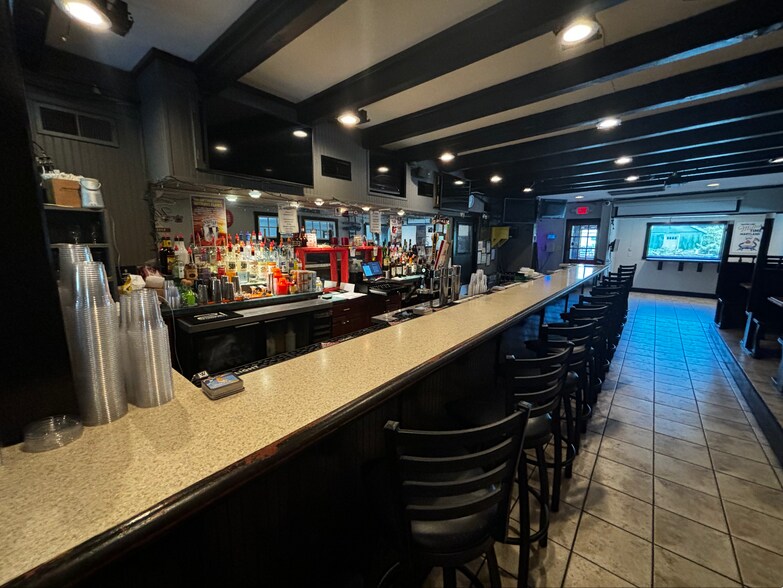 More Photos Of 1246 Mayo Rd, Edgewater Restaurant For Sale