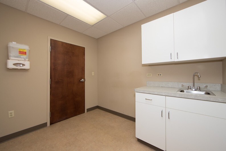 More Photos Of 1807 Huguenot Rd, Midlothian Medical For Lease