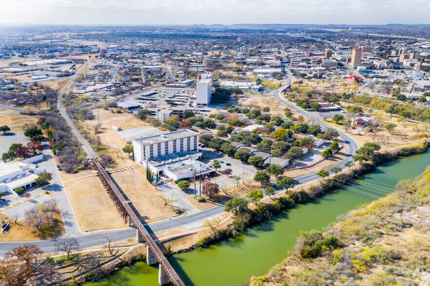 More Photos Of 441 Rio Concho Dr, San Angelo Hotel For Sale